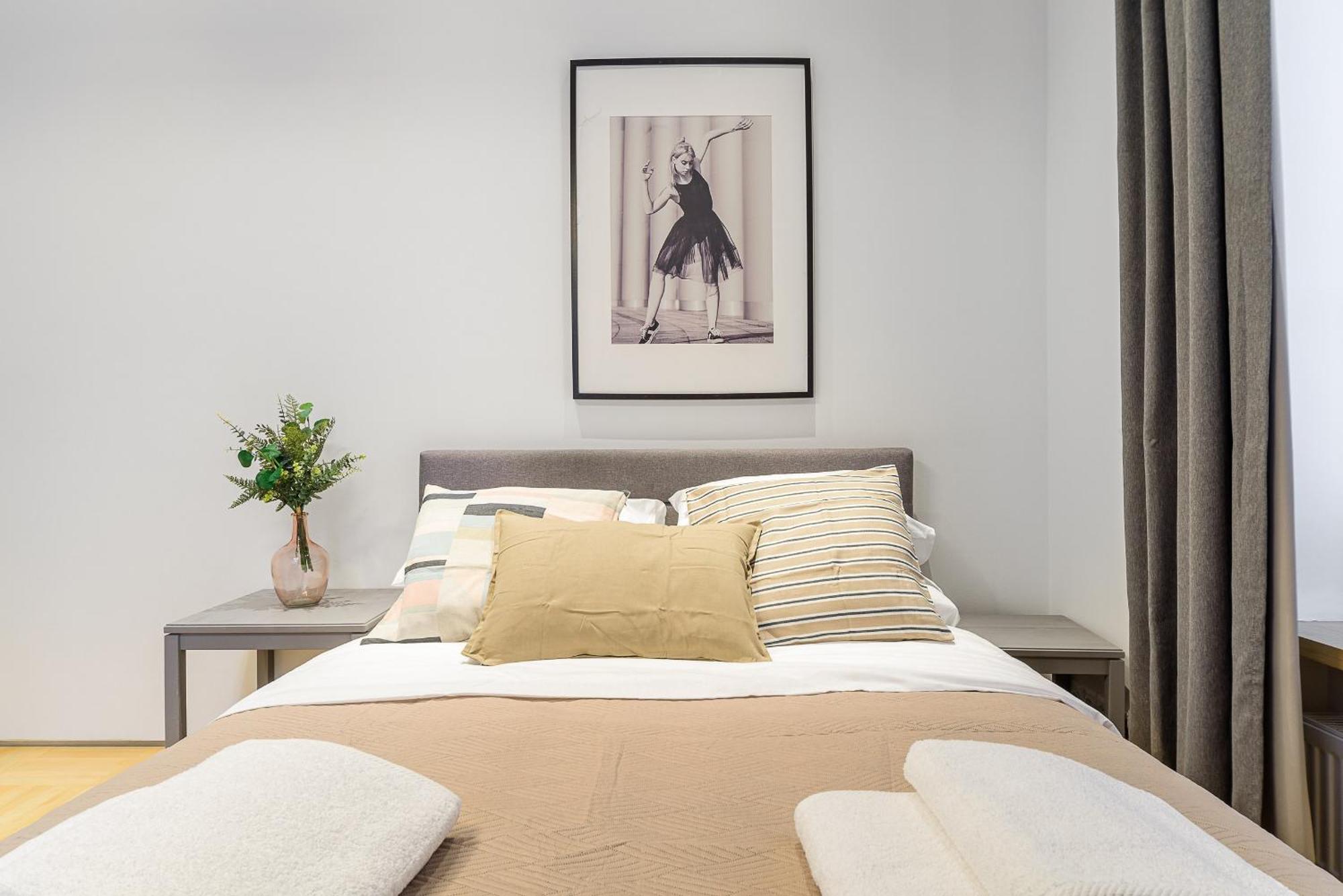 P&O Serviced Apartments Warecka Street Варшава Екстер'єр фото